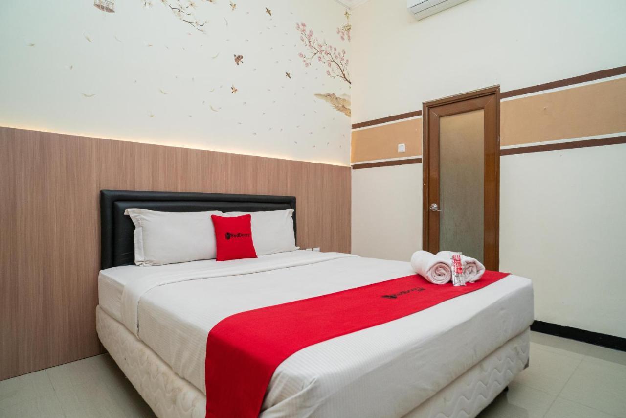 Reddoorz Syariah Near Marvel City Mall 2 Surabaia Exterior foto