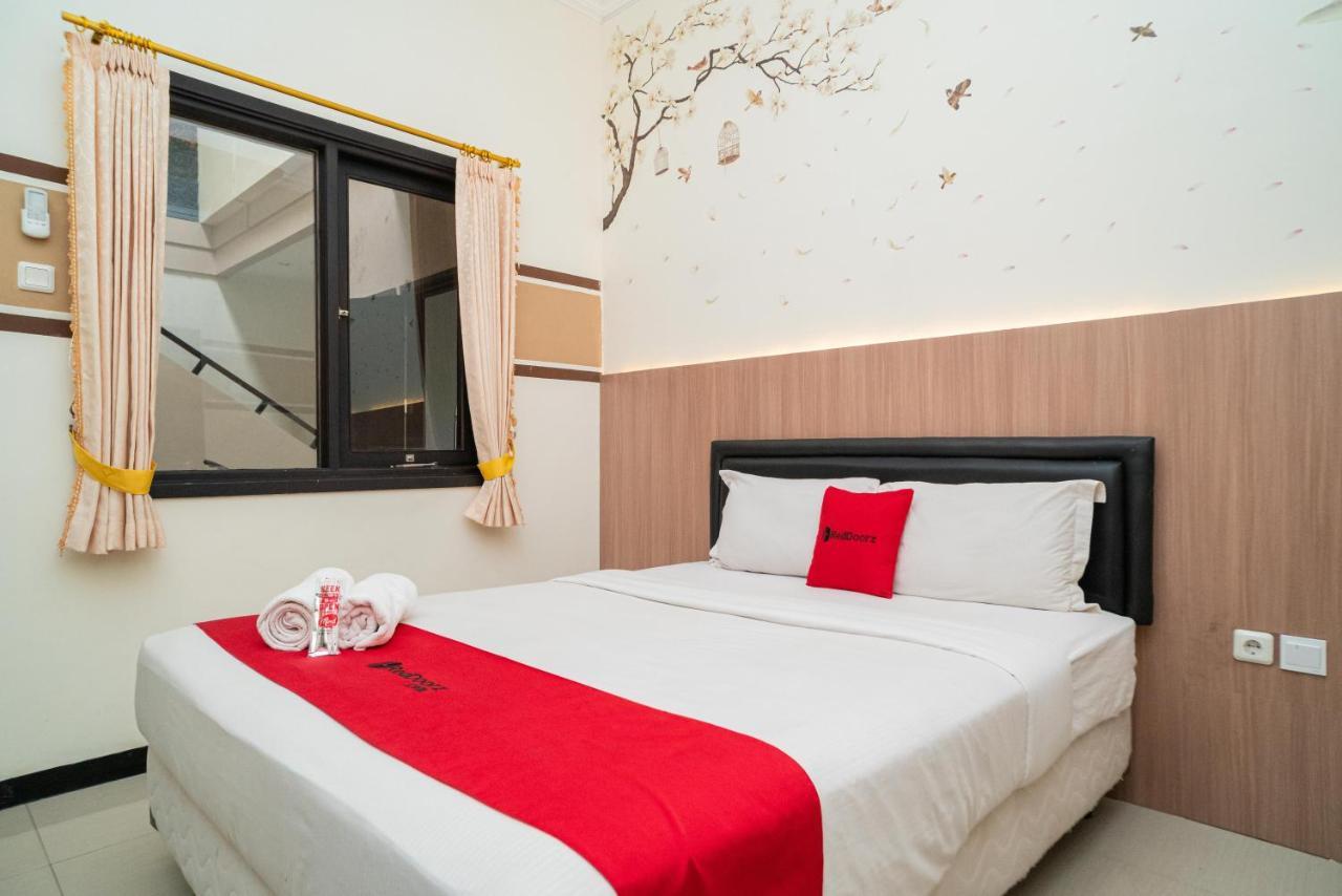 Reddoorz Syariah Near Marvel City Mall 2 Surabaia Exterior foto