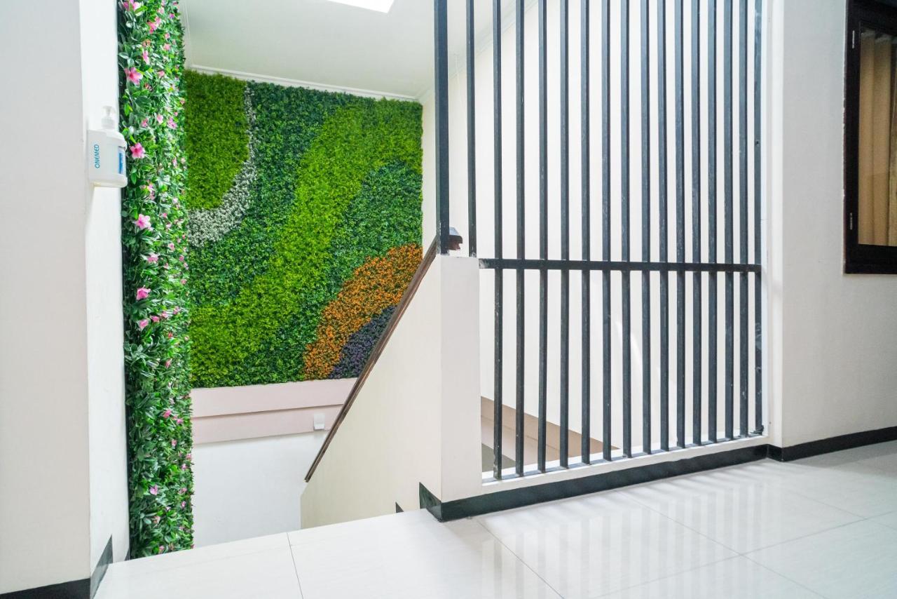Reddoorz Syariah Near Marvel City Mall 2 Surabaia Exterior foto