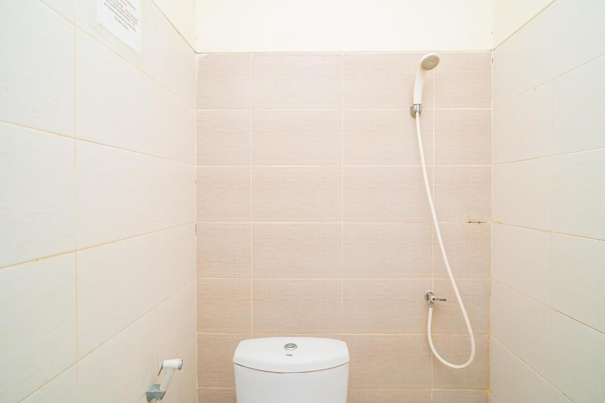 Reddoorz Syariah Near Marvel City Mall 2 Surabaia Quarto foto